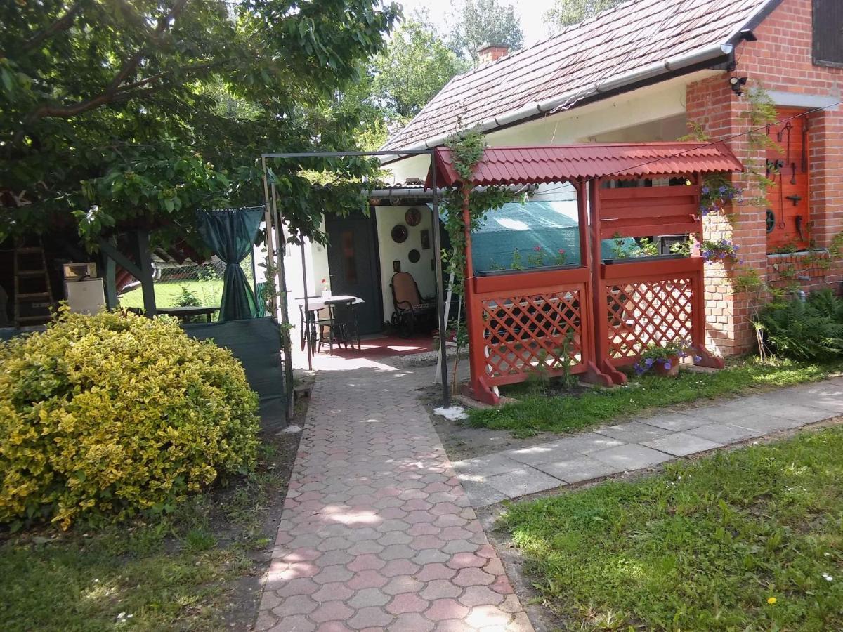 Apartman Kuckoval Appartamento Balatonföldvár Esterno foto