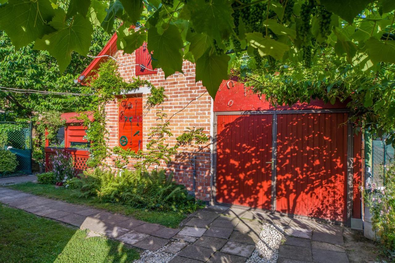 Apartman Kuckoval Appartamento Balatonföldvár Esterno foto